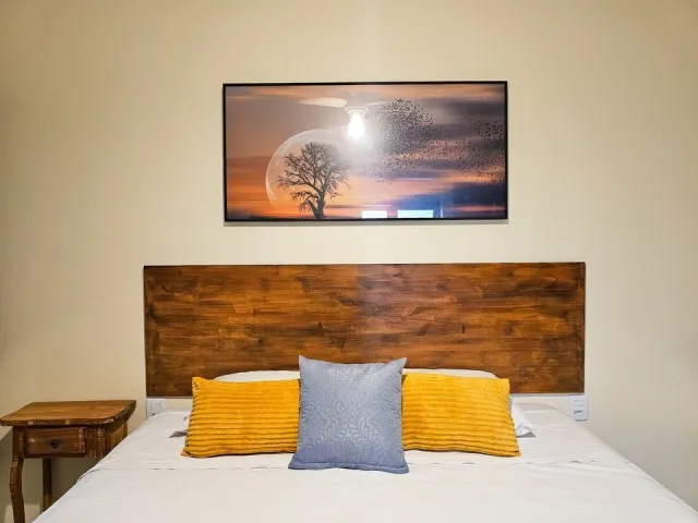 Detalhe da cama do Quarto Standard Double do Ilha Flat Hotel