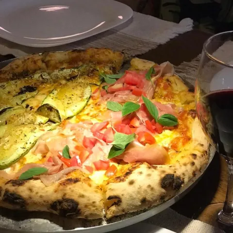 Pizzas servidas pela Pizzaria Cais