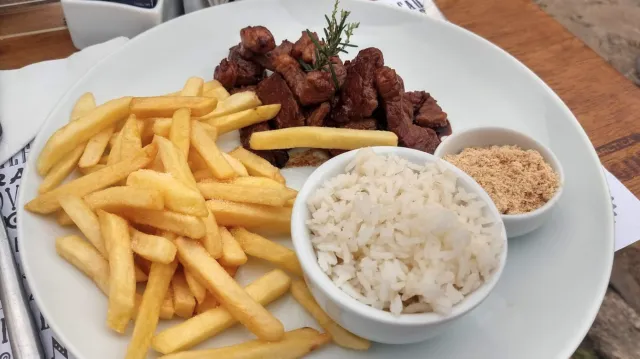 Pratos do Restaurante Prosa na Praça