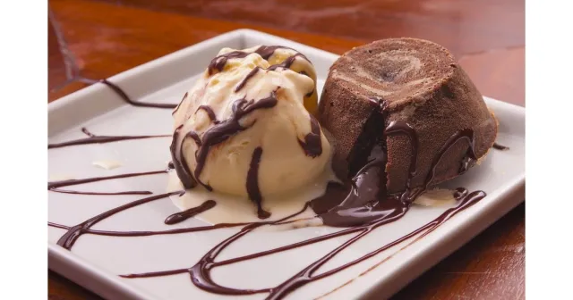 Petit Gateau com sorvete do Saiko Zushi