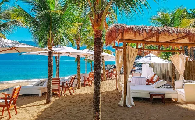 Espaço interno de estar do DPNY Beach Hotel