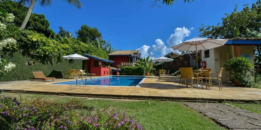 Piscina da Guarubela Villa Vittoria durante o dia